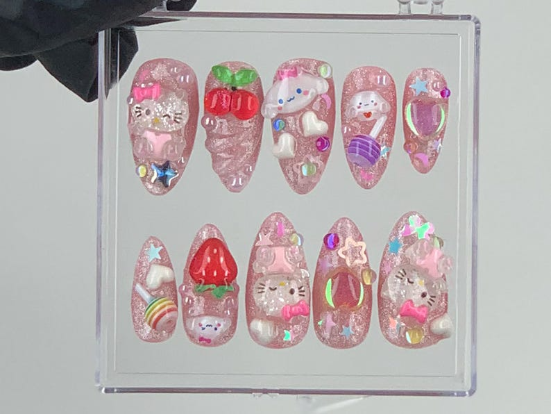 Cute 3D Cartoon Press-On Nails Kawaii Glitter Pink Nail Art Hello Kitty And Strawberry Themed Acrylic Nails Nail CharmsCustom|OB575Y