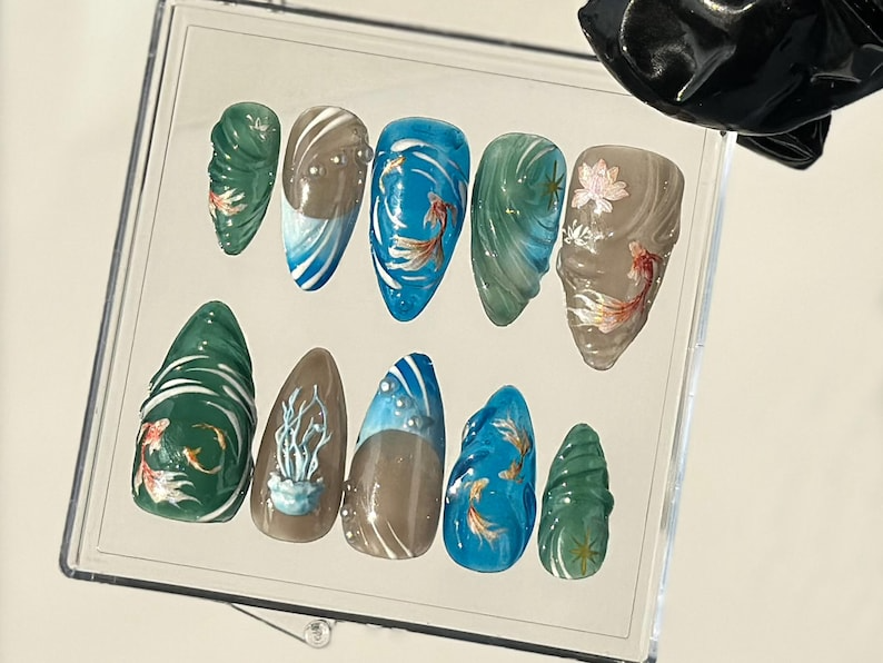 Artistic Aquarium-Themed Almond Nails Japanese Koi Fish Nail Art Water-Inspired Fake Nails Watercolor-Style Koi Fish Nails OB730YK