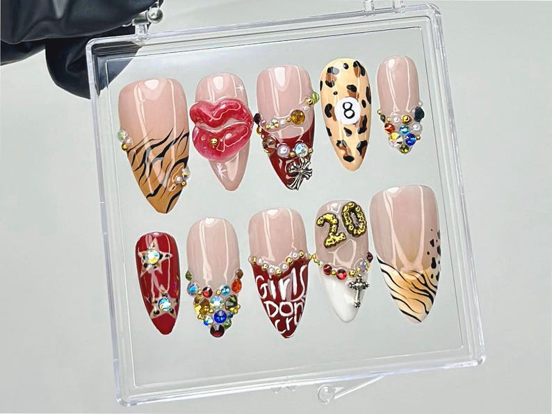 Leopard Rhinestone Press On Nails Bold Animal Print Fake Nails Girls Don’t Cry Nail Art 3D Lips & Crystal Press OnsNail ArtOB910YK