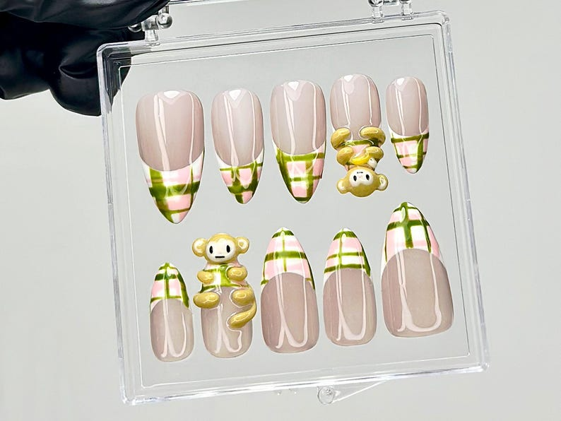 Kawaii Monkey Press On Nails 3D Animal Fake Nails Plaid & Monkey Nail Art Pastel French Tips Press Ons Kawaii Nails OB908YC
