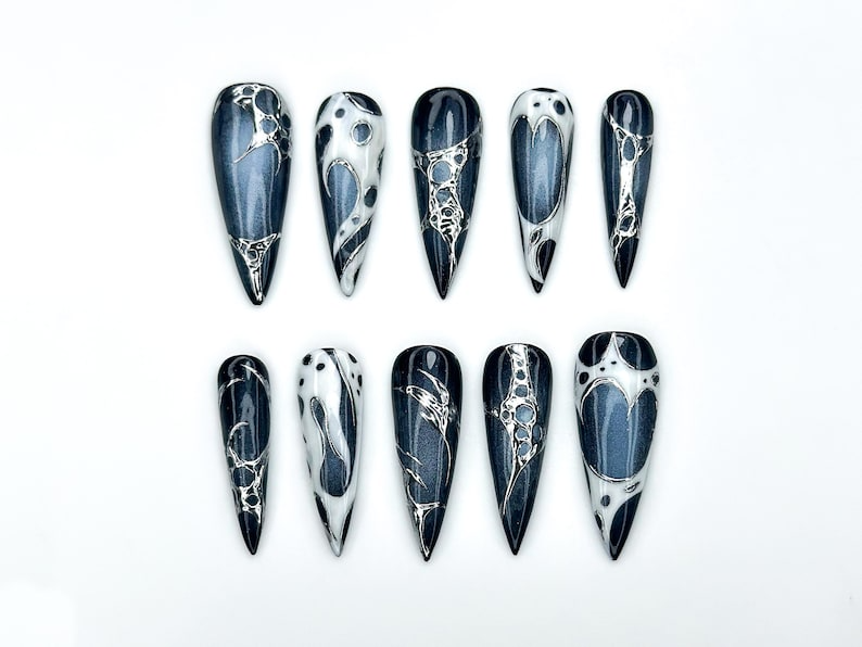 Winter Galaxy Press On Nails Black & Silver Metallic Nail Art Space-Inspired Chrome Design Gothic Celestial Nails