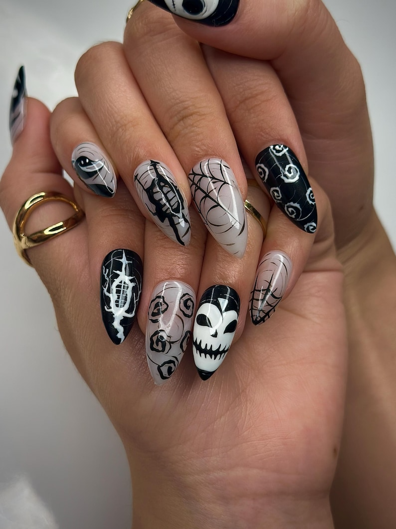 Gothic Skull Halloween Press On Nails, Black & White Creepy Nail Art, Halloween Horror