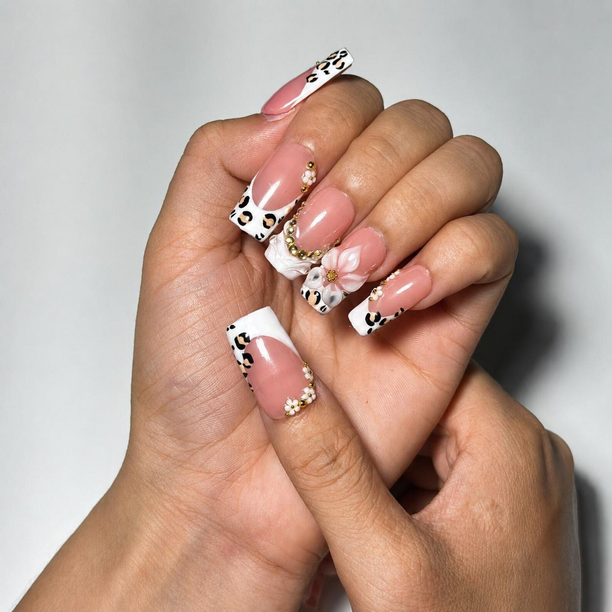 Luxury Leopard Press On Nails, Pearl Flower Nude Nail Set, Elegant French Tip Nails, Quiet