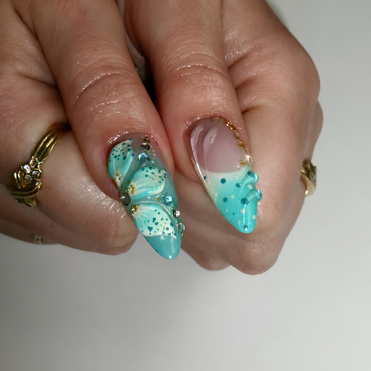 Luxury Mermaid Press On Nails, Gold Chrome Mint Stiletto Fake Finger, 3D Seashell Ocean