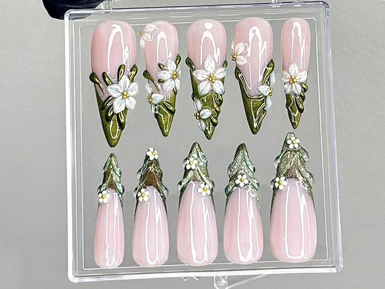 Sculpted Floral Press On Nails Glossy Green Leaf Nail Art Ethereal Spring Press Ons Elegant Flower Tips Fake nails Luxury OB944LK