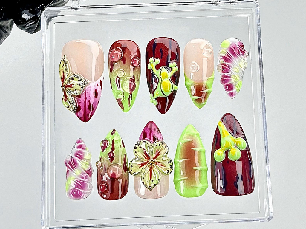 Mutant Floral Alien Press On Nails Dark Garden Fantasy Fake Nails Mushroom Beetle Garden Nail Art 3D Fruit Pod Press Ons