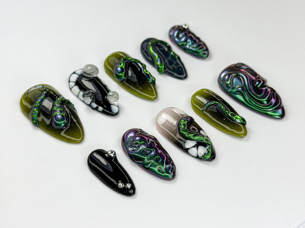 Gothic Chrome Snake Press-On Nails Reptilian Inspired Nail Design Dark Gothic Nail Art 3D Snake Nails Black Green Nails OB733HC