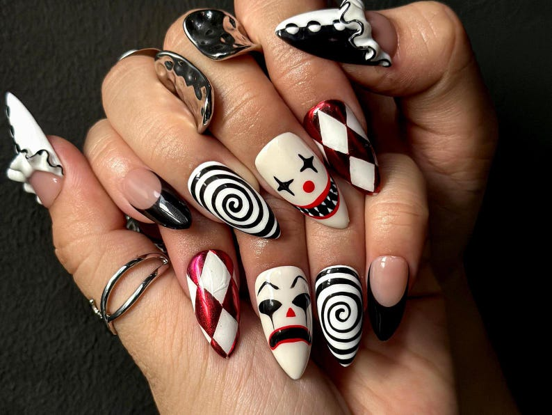 Creepy Clown Carnival Press On Nails, Horror-Inspired Clown Nail Art, Spooky Halloween