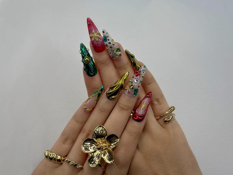 Luxe Ornament Christmas Press On Nails 3D Holiday Nail Art Red & Green Chrome Nails Rhinestone Design Festive Press Ons