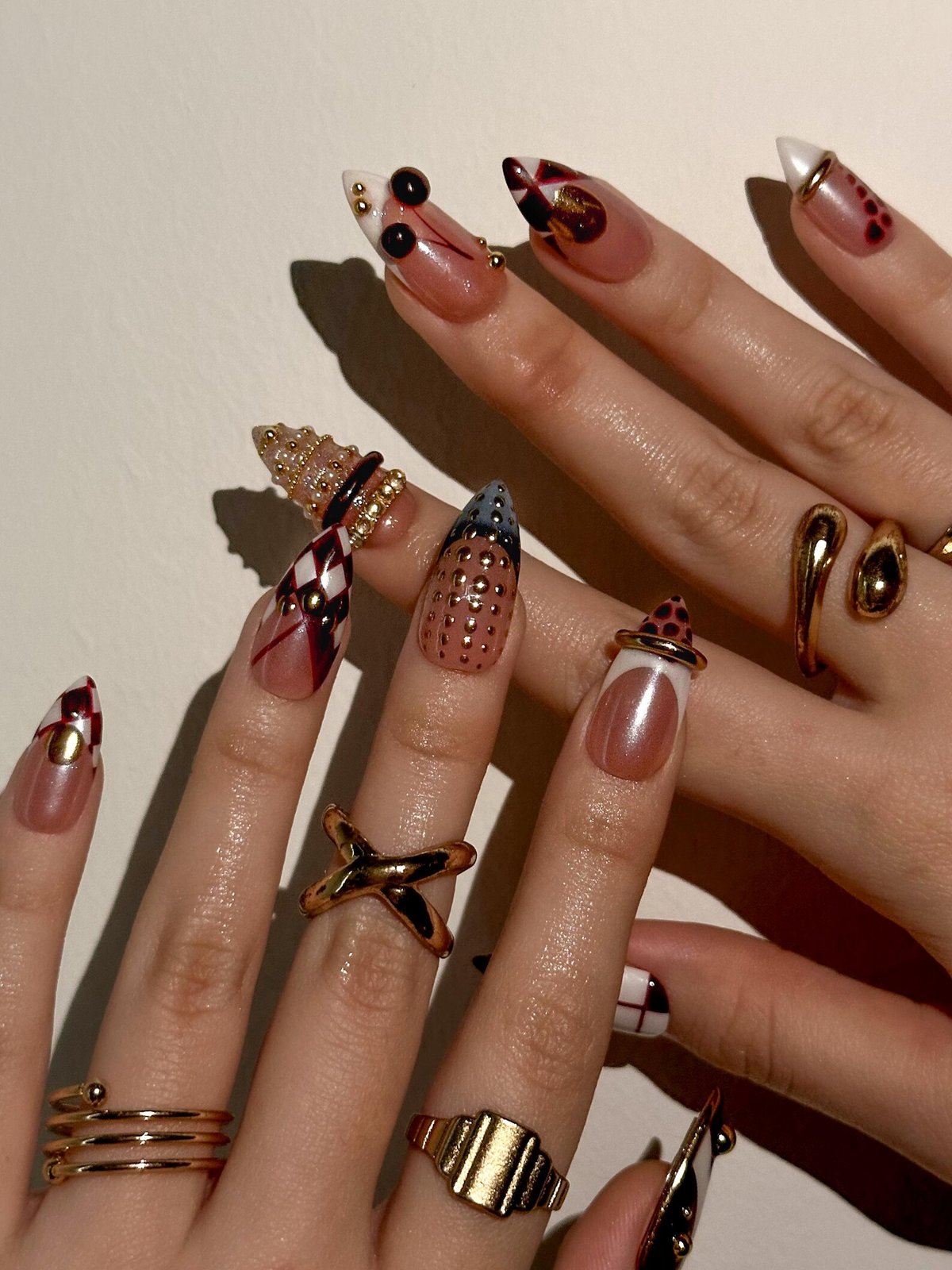 Gold Ring Luxury Press On Nails Pearl Nude & Gold Hardware Nails Luxury Gilded Almond Nail