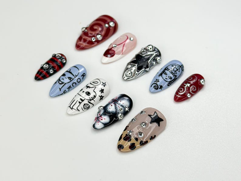 Grunge Cartoon Style Press On Nails Red & Blue Mismatch Nails Handpainted Edgy Punk Art Funky Cartoon Press Ons| Handmade Nail