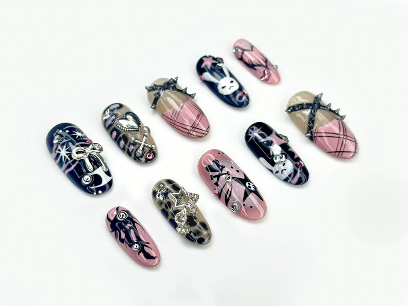 Gothic Bunny & Punk Heart Press On Nails Y2K Alternative Nail Art Pink Plaid, Stars And Skulls Cute Bunny Gothic Vibes