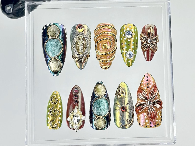 Luxe Gold Chrome Press On Nails Artistic Metallic Fake Nails Textured Gold 3D Design Nail Art Gold & Silver Glam Press Ons