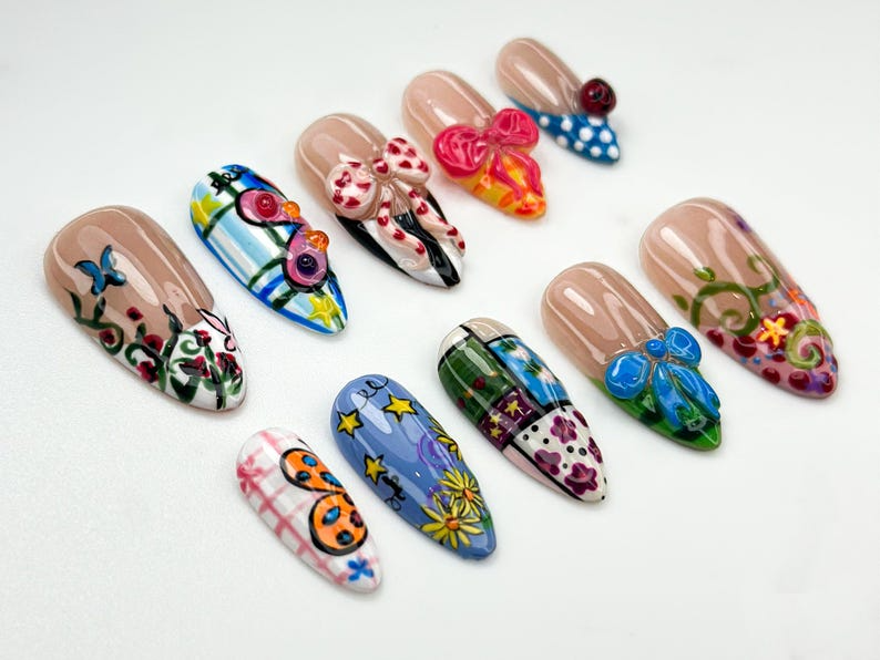 Pop Art Press On Nails Funky Cartoon Mixed Pattern Nails 3D Cute Bug & Ribbon Nail Art Playful Art Press Ons Cute Cartoon