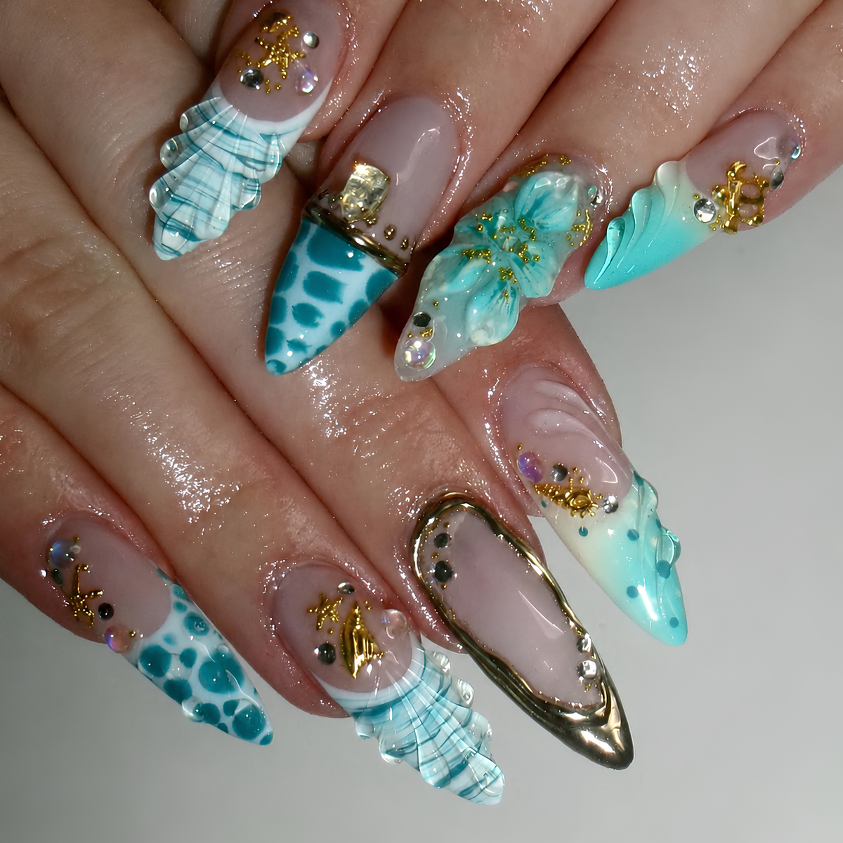 Luxury Mermaid Press On Nails, Gold Chrome Mint Stiletto Fake Finger, 3D Seashell Ocean