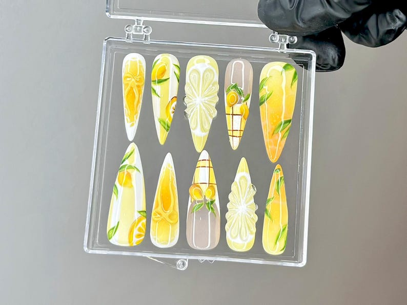 Summer Lemon Press On Nails Hand Painted Citrus Nail Art Fruit Design Press Ons Glossy Fresh Fake nails Aesthetic Nails