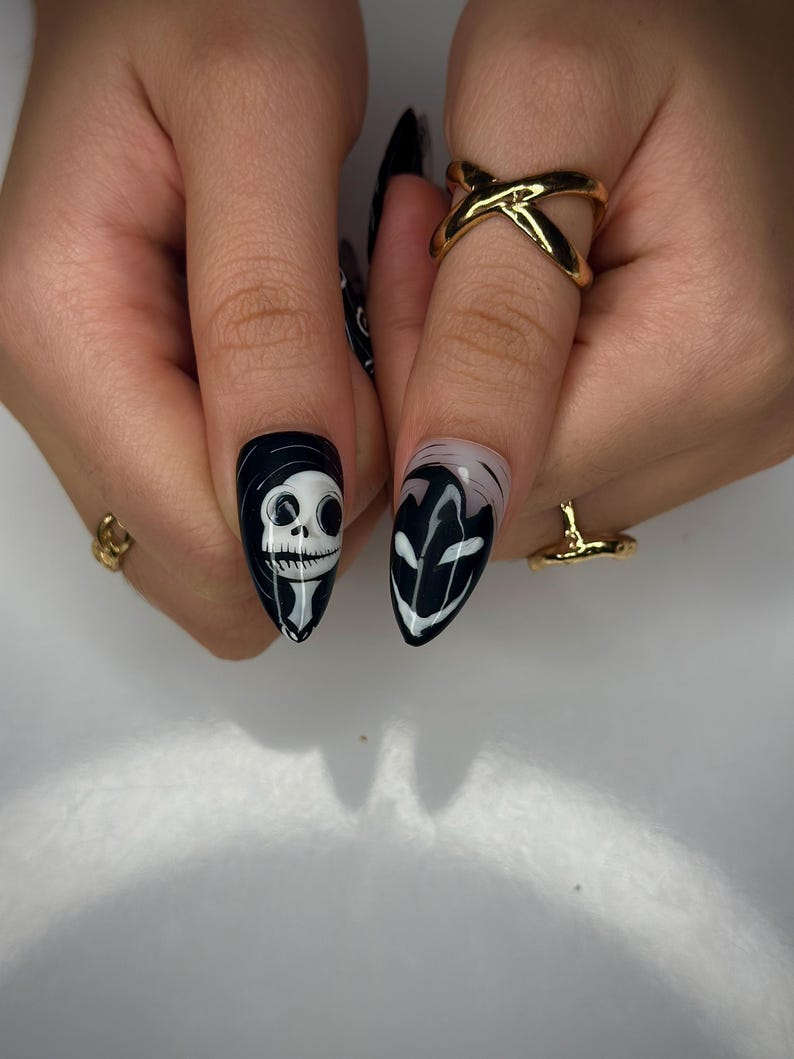 Gothic Skull Halloween Press On Nails, Black & White Creepy Nail Art, Halloween Horror