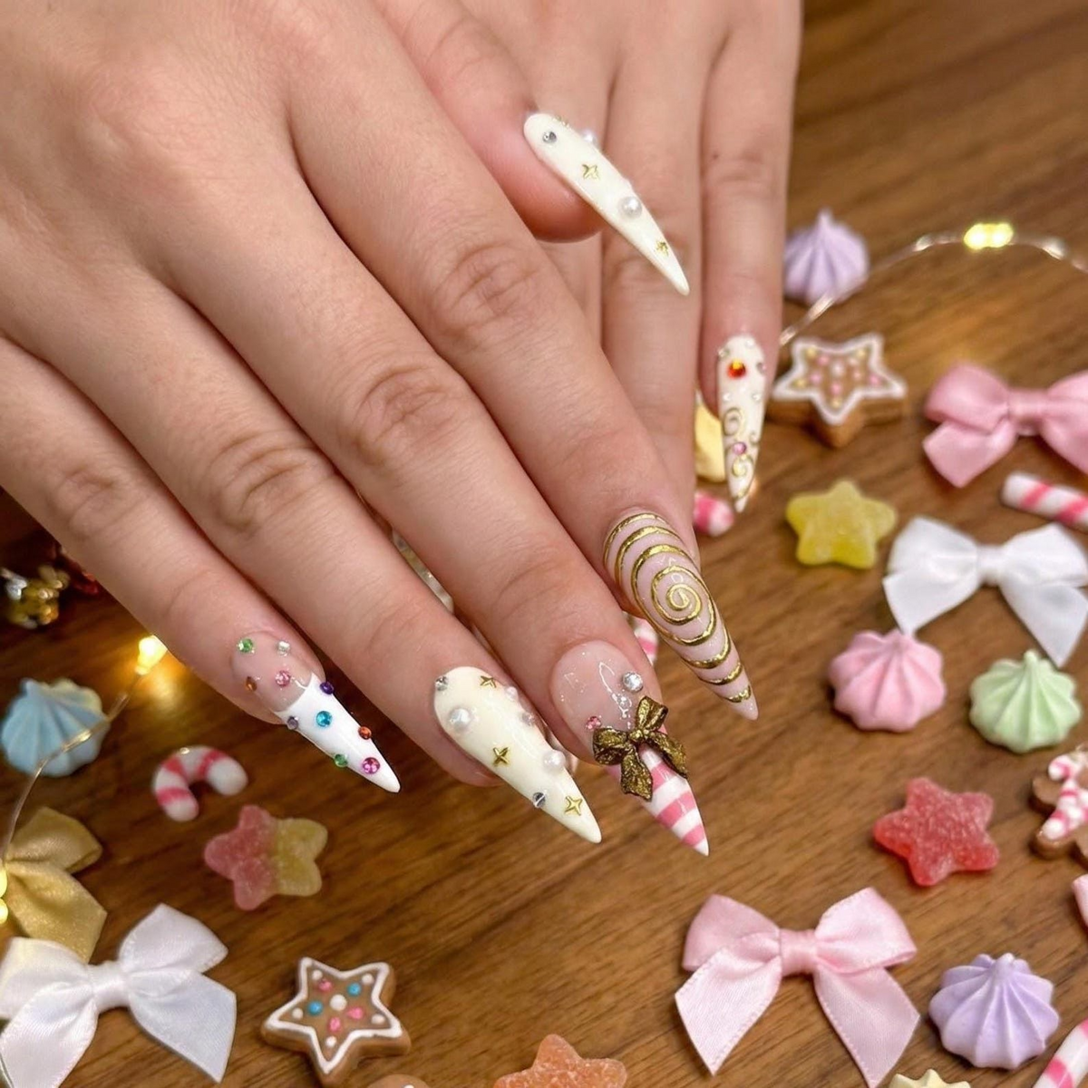 Gold Swirl Cute Press On Nail Playful Luxury Nail Art Creative Candy Swirl Nails Handmade Artistic Candy Nails Set