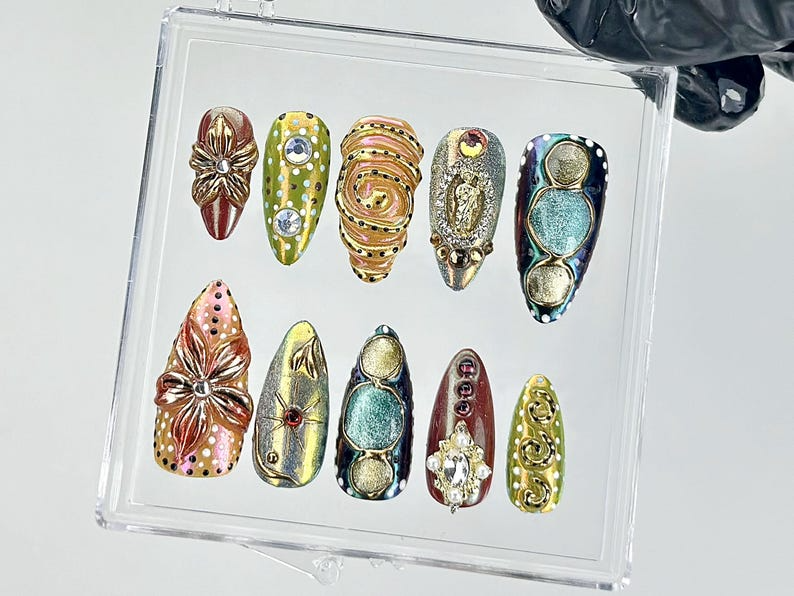 Luxe Gold Chrome Press On Nails Artistic Metallic Fake Nails Textured Gold 3D Design Nail Art Gold & Silver Glam Press Ons