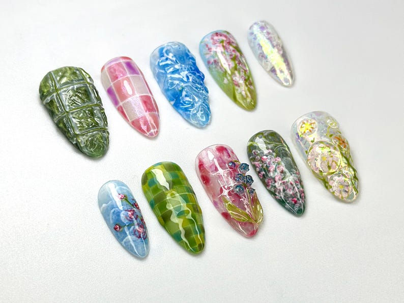 Spring Garden Floral Press-On Nails Nature-Themed Press-On Nail Set Green & Floral Nail Set Elegant Artistic Nail Art OB690HC