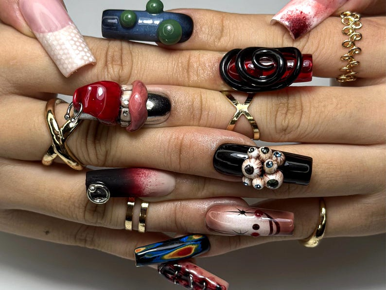 Dark Carnival Horror Press On Nails 3D Creepy Clown Nail Art Gothic Horror Eyes & Chains Edgy Halloween Statement Set