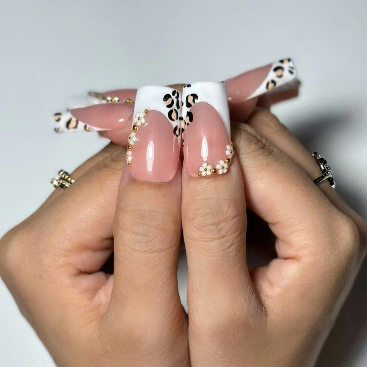 Luxury Leopard Press On Nails, Pearl Flower Nude Nail Set, Elegant French Tip Nails, Quiet