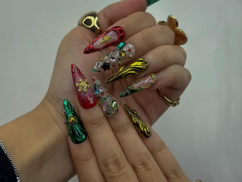 Luxe Ornament Christmas Press On Nails 3D Holiday Nail Art Red & Green Chrome Nails Rhinestone Design Festive Press Ons