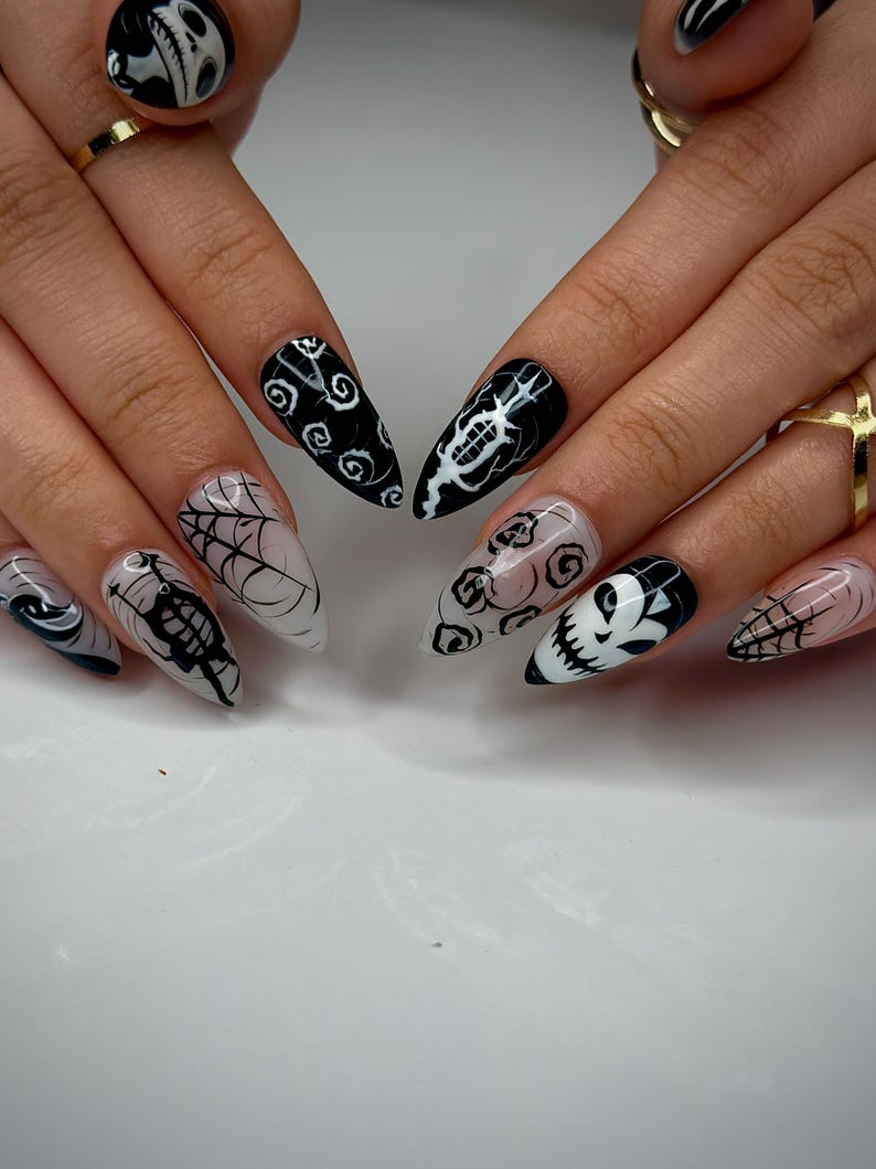 Gothic Skull Halloween Press On Nails, Black & White Creepy Nail Art, Halloween Horror
