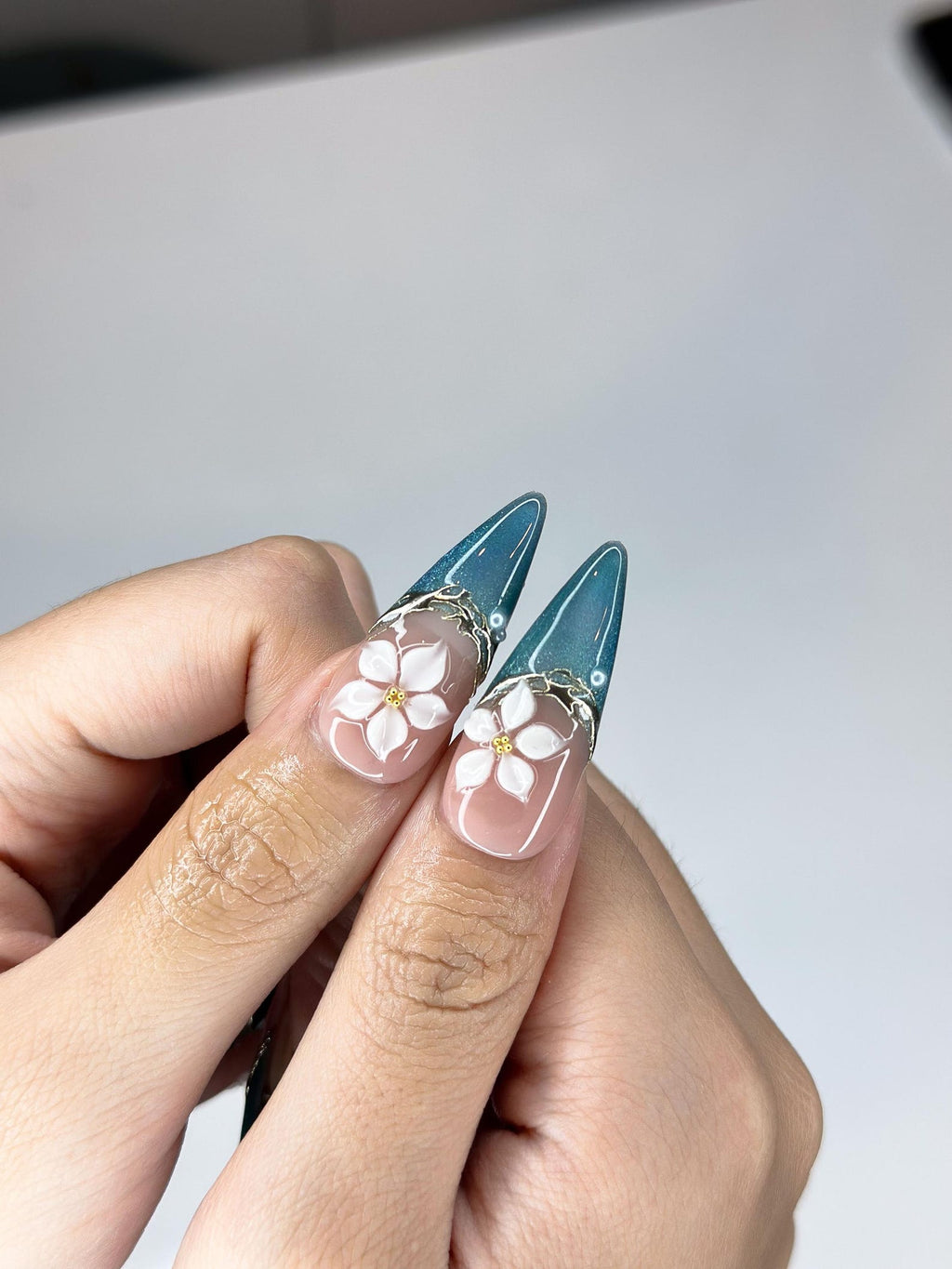 Teal Cat-Eye & 3D White Bloom Nails, Antique Gold Chrome Accents, Luxury Botanical