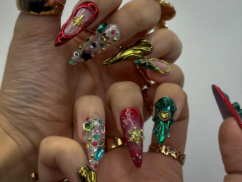 Luxe Ornament Christmas Press On Nails 3D Holiday Nail Art Red & Green Chrome Nails Rhinestone Design Festive Press Ons