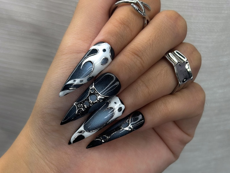 Winter Galaxy Press On Nails Black & Silver Metallic Nail Art Space-Inspired Chrome Design Gothic Celestial Nails
