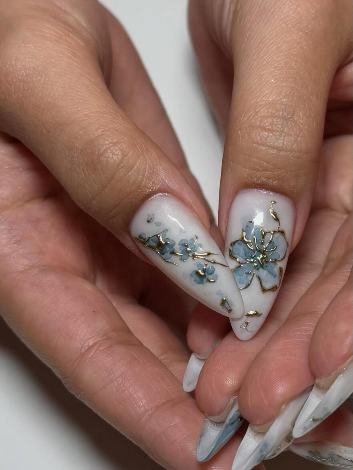 Blue Bloom Elegant Press On Nails Chinese Luxury Floral Nails Gold Wire Stiletto Nails