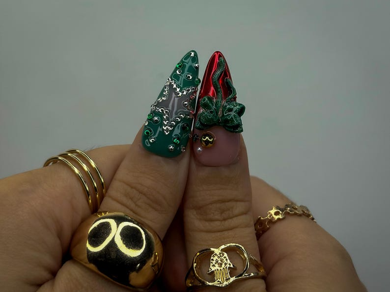 Luxe Ornament Christmas Press On Nails 3D Holiday Nail Art Red & Green Chrome Nails Rhinestone Design Festive Press Ons
