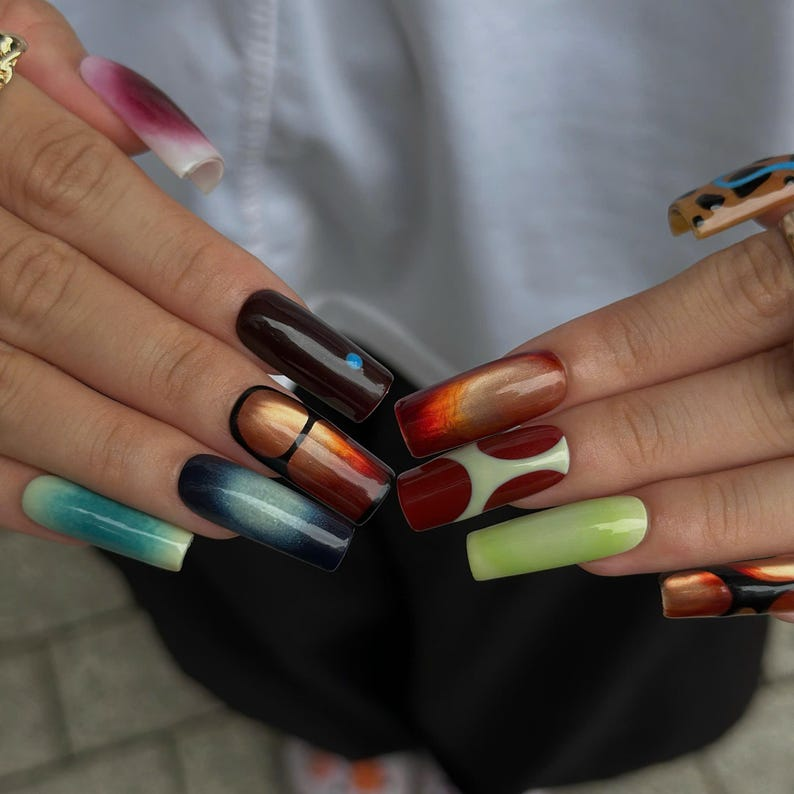 Abstract Press On Nails with Aura Gradient, Retro Mismatched Fake Nails in Long Square