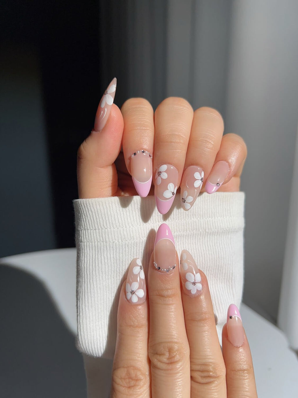 Sakura Fall Reusable Press On Nails