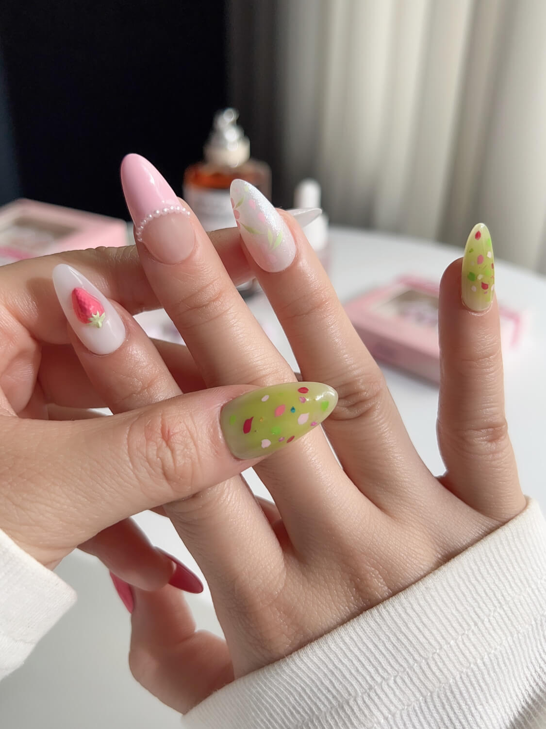 Haru Picnic Set Reusable Press On Nails