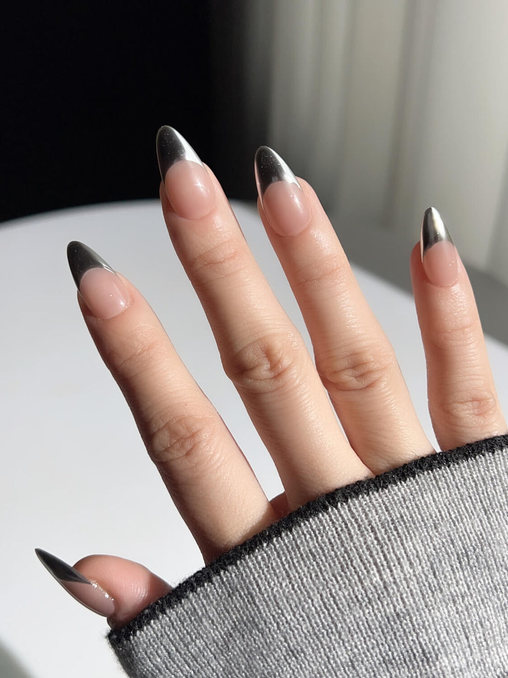 Silver Sleek Reusable Press On Nails