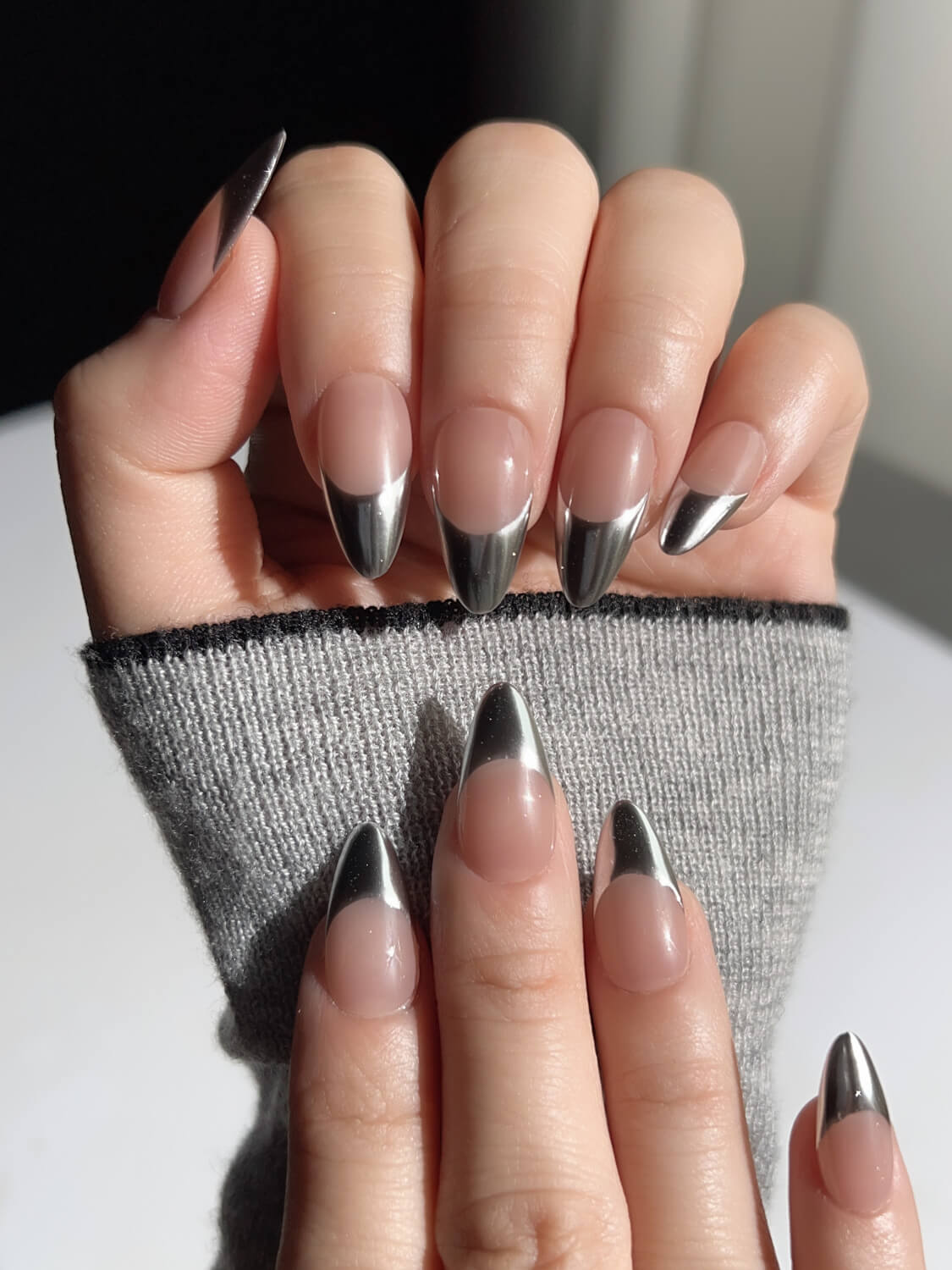Silver Sleek Reusable Press On Nails