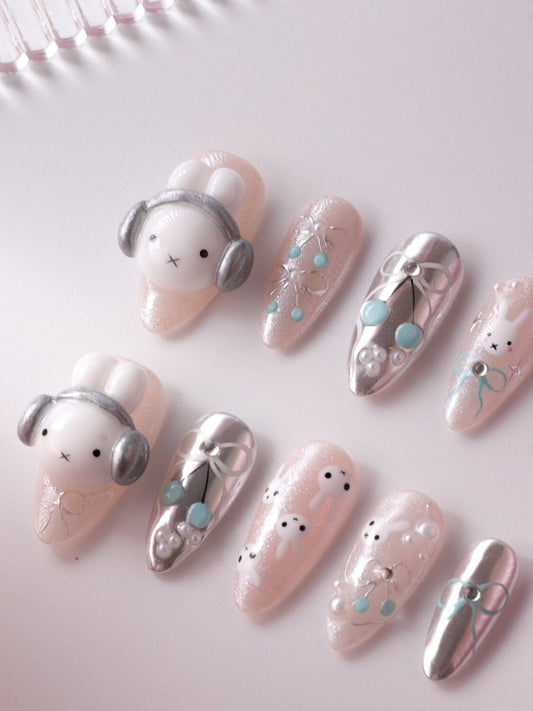 Miffy's Vacay Reusable Press On Nails