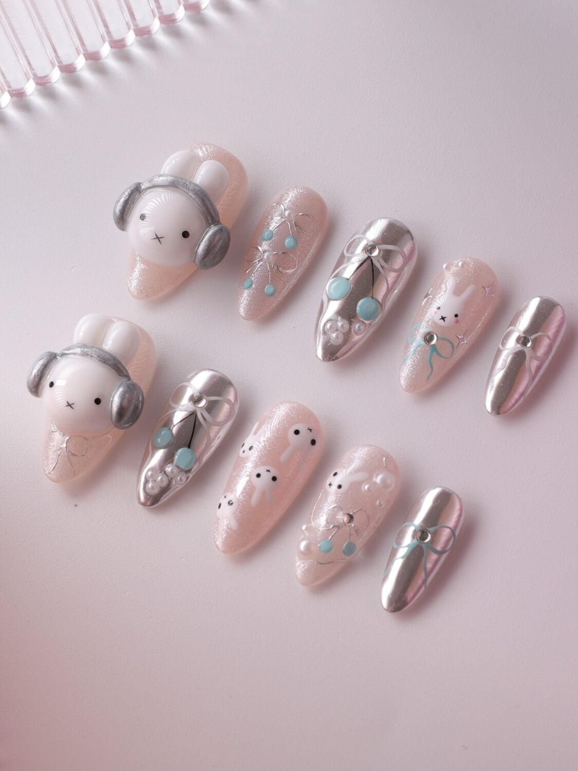 Miffy's Vacay Reusable Press On Nails