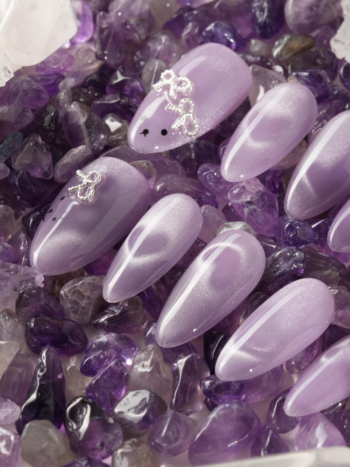 Thump Bunny_Taro Reusable Press On Nails