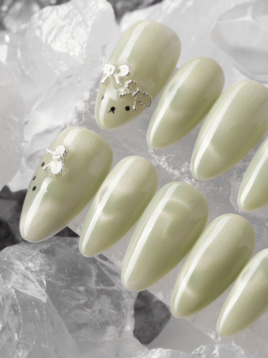 Thump Bunny_Mint Reusable Press On Nails