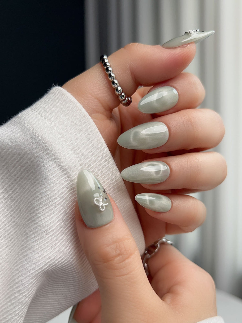 Thump Bunny_Mint Reusable Press On Nails