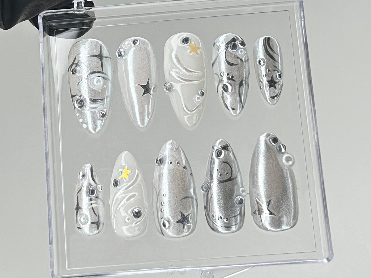 Chrome Effect Press On Nails, Metallic & Eye-catching Nail Art, Stunning and Reflective