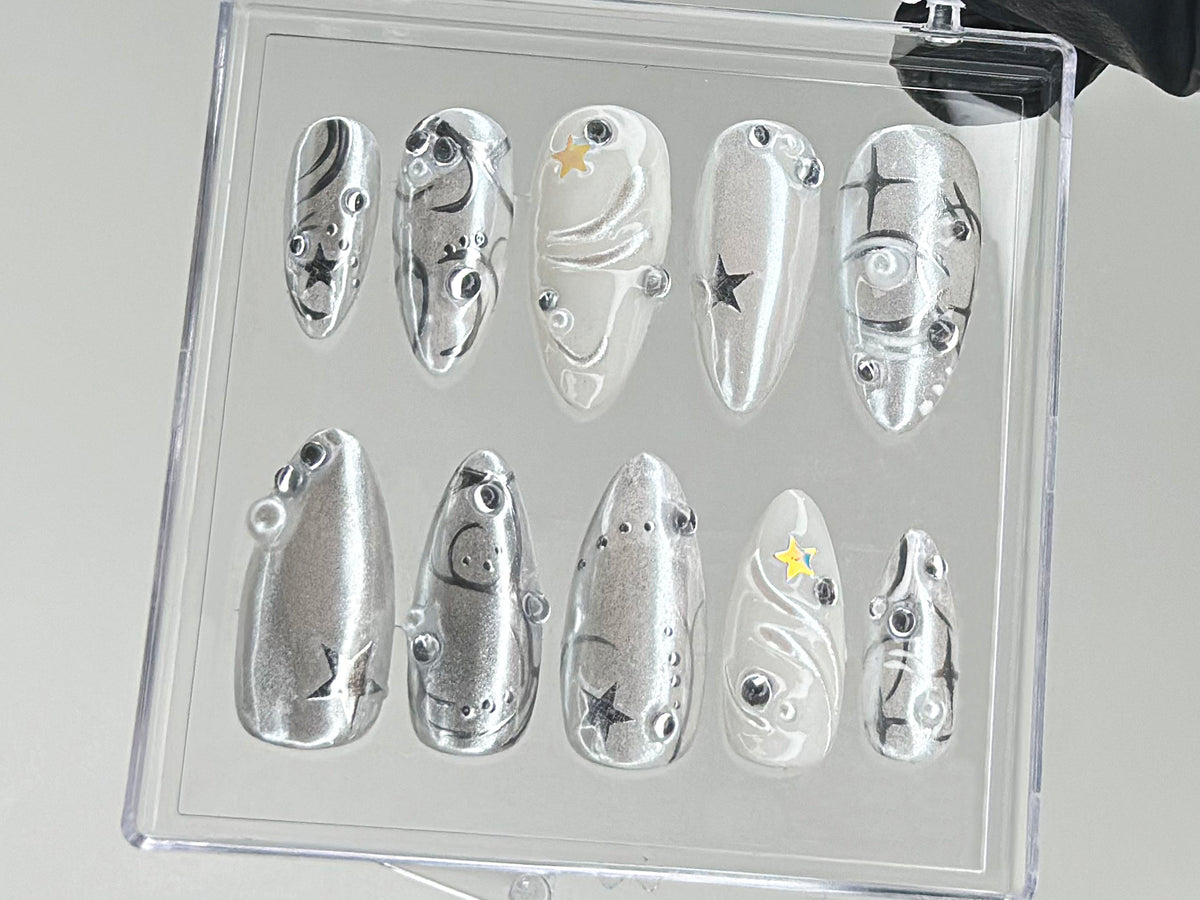 Chrome Effect Press On Nails, Metallic & Eye-catching Nail Art, Stunning and Reflective