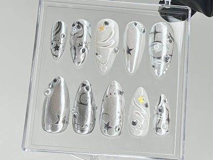 Chrome Effect Press On Nails, Metallic & Eye-catching Nail Art, Stunning and Reflective