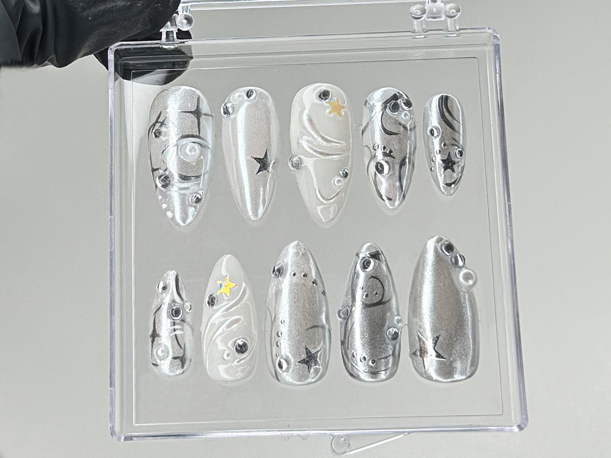 Chrome Effect Press On Nails, Metallic & Eye-catching Nail Art, Stunning and Reflective