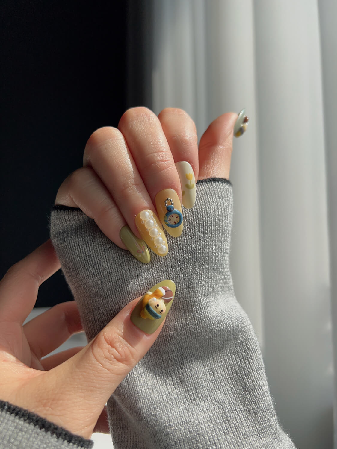Girl with a Pearl Earring Reusable Press On Nails