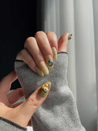Girl with a Pearl Earring Reusable Press On Nails