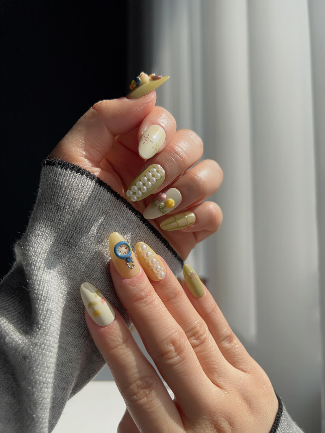 Girl with a Pearl Earring Reusable Press On Nails